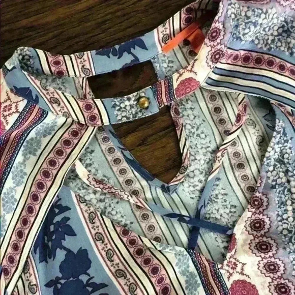 Chelsea & Violet top - Picture 2 of 3